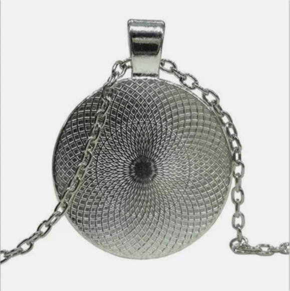 New Enochian Sigil of Protection Silver Necklace. - Picture 2 of 5